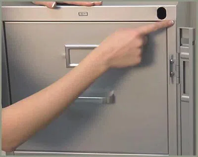 Locksmith Solution Services Highland, IN 219-310-2840 - 68-44-9